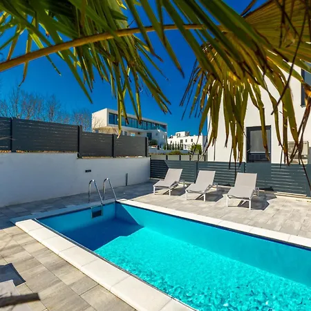 Aura Malinska - Private Pool Lejlighed *