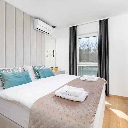 Aura Malinska - Private Pool 아파트 반타치치