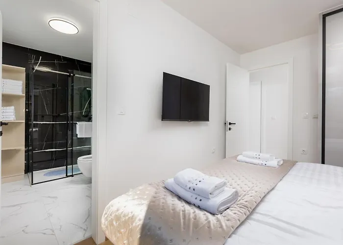 Aura Malinska - Private Pool Апартаменты *