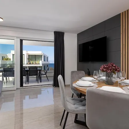 公寓 Aura Malinska - Private Pool 万塔西西